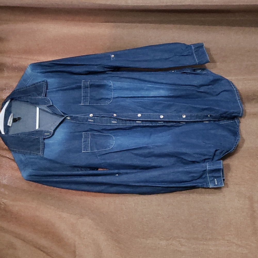 BLUE JEAN button down top size M
